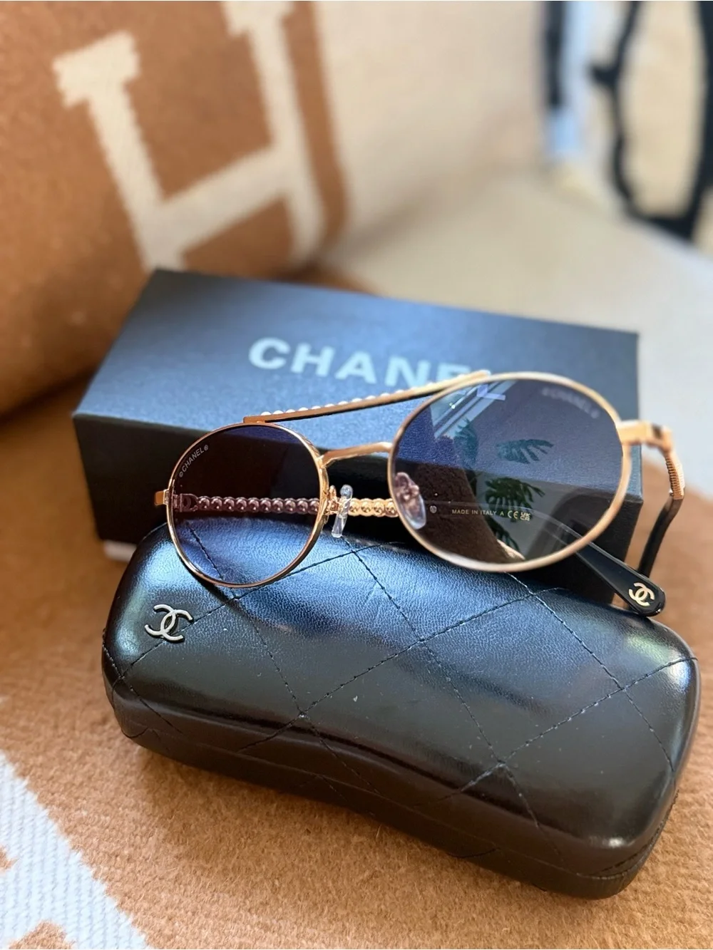 CHANEL women oval